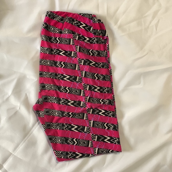 LuLaRoe-4 pairs T/C-Tall and Curvy woman’s leggings. - Picture 2 of 7